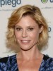 Julie Bowen Short Hairstyles Curled Out Bob Wig